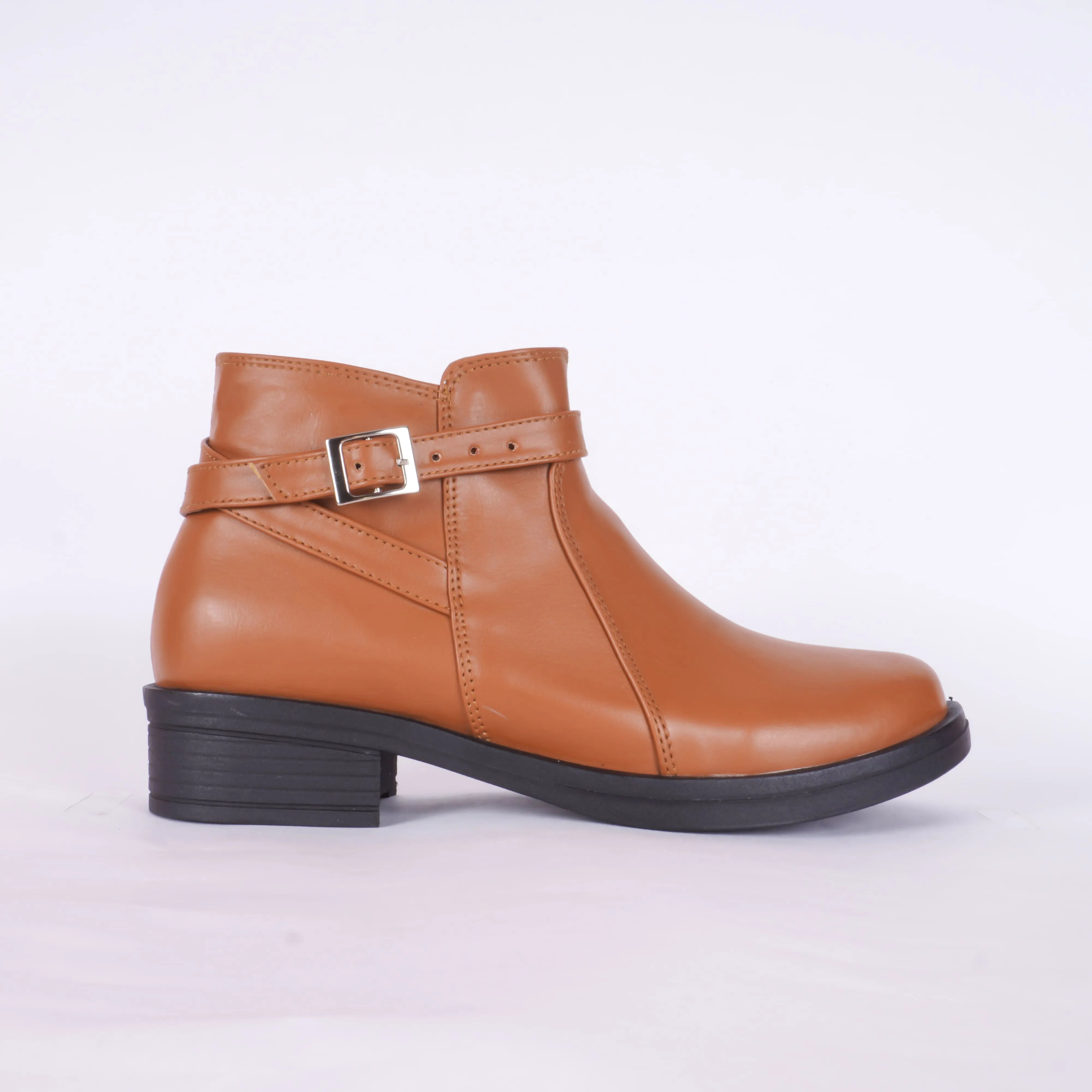Bota Essential 2120