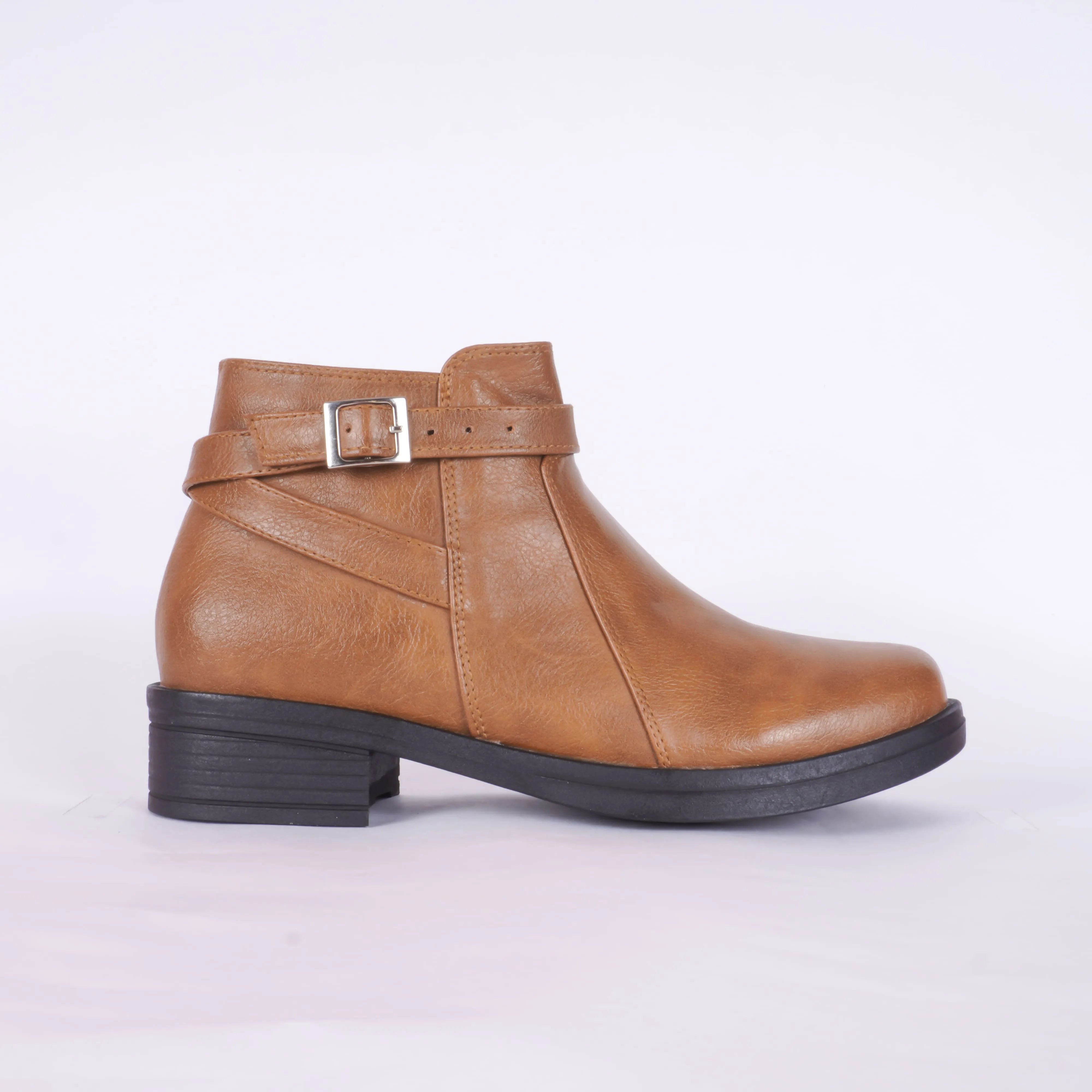 Bota Essential 2120